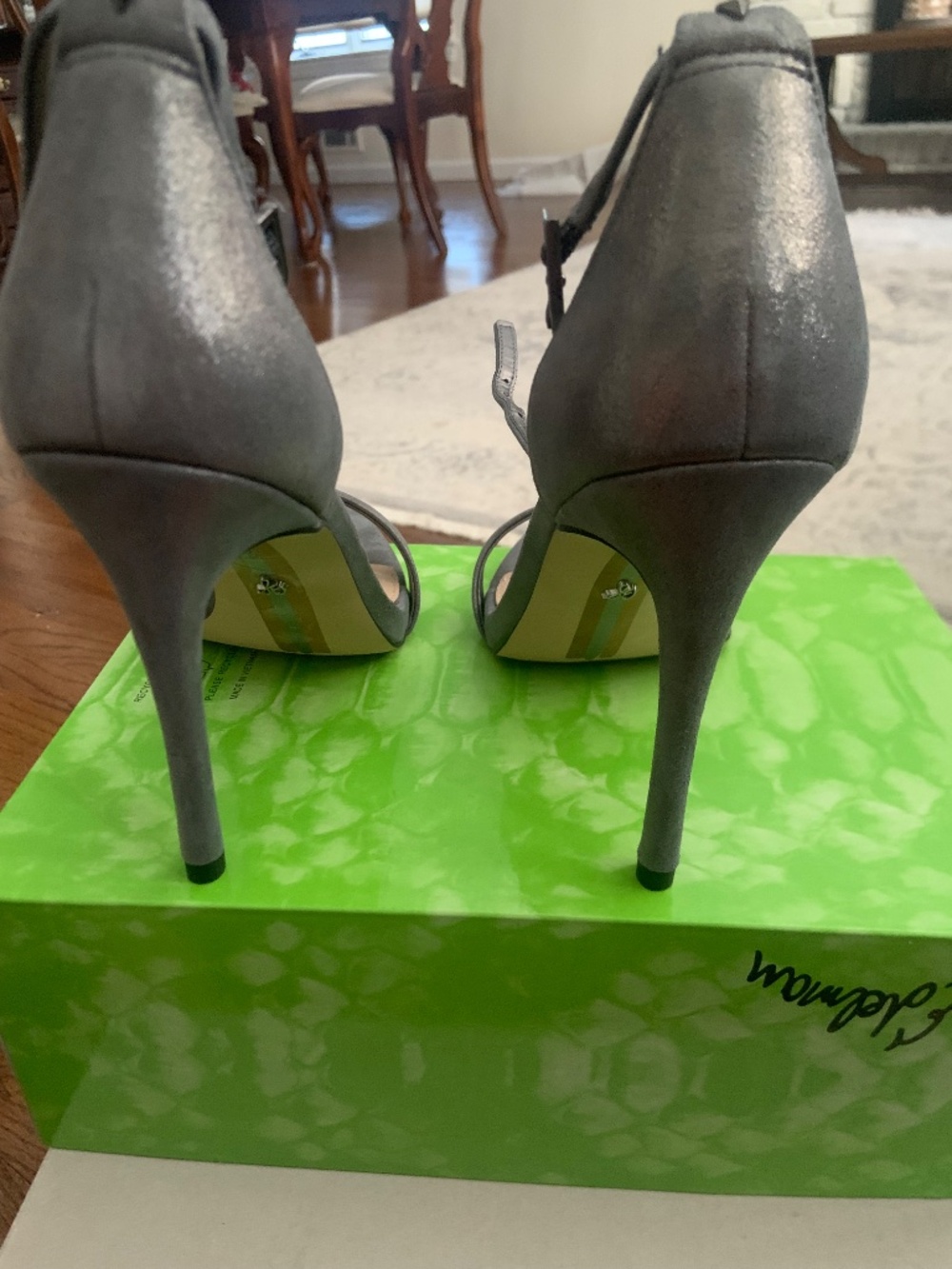Shoes - Picture 3 of 4